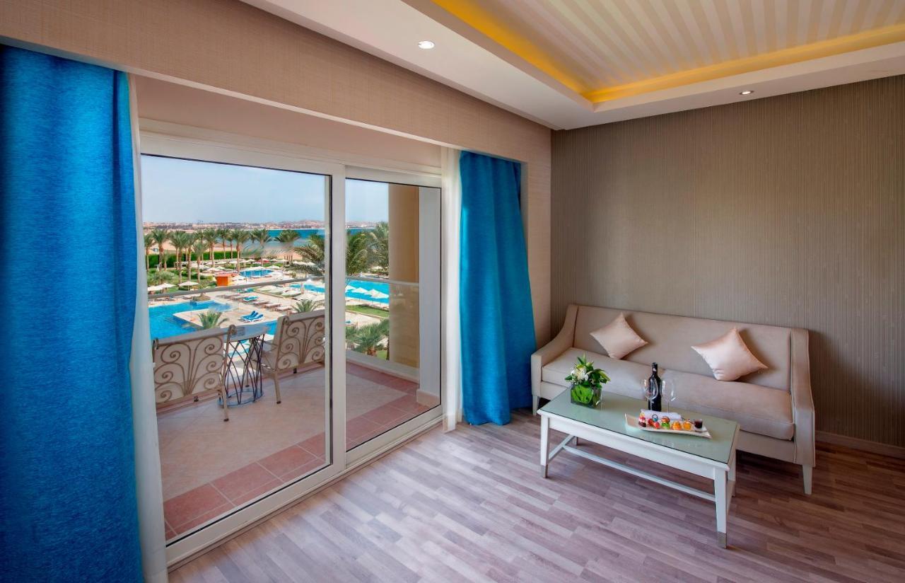 Premium Jacuzzi Suite Sea View Pool View VIP